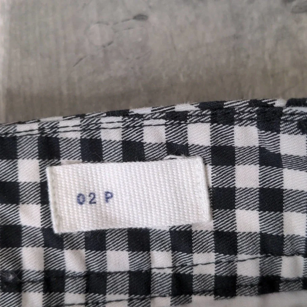 GAP Black & White Checkered City Shorts 3" inseam size 2 - Picture 9 of 12